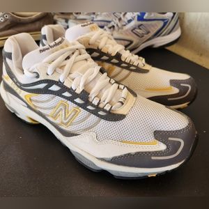 New Balance men's 10.5 B